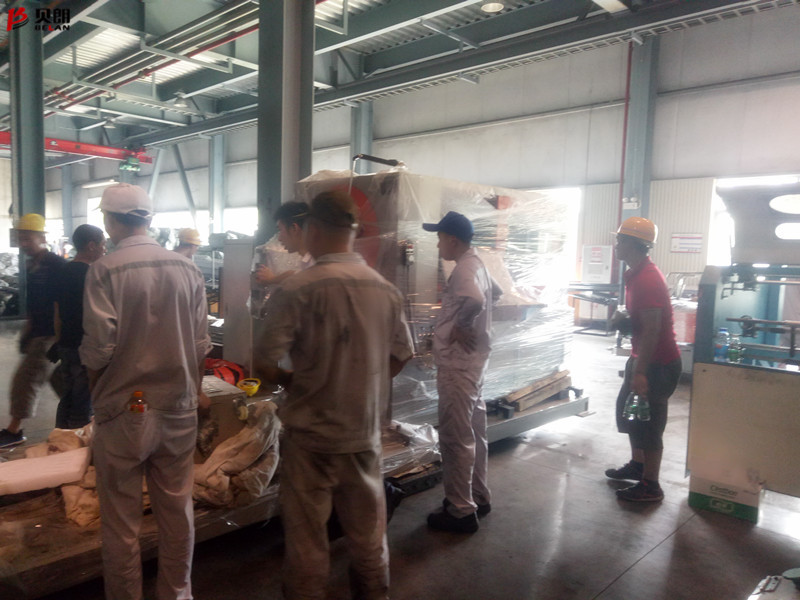 貝朗自動化設備公司——客戶卸機現場 貝朗自動化設備公司——客戶卸機現場
