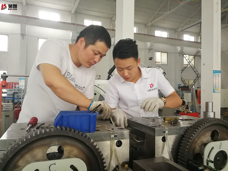 貝朗技術工程師現場調試 貝朗技術工程師現場調試